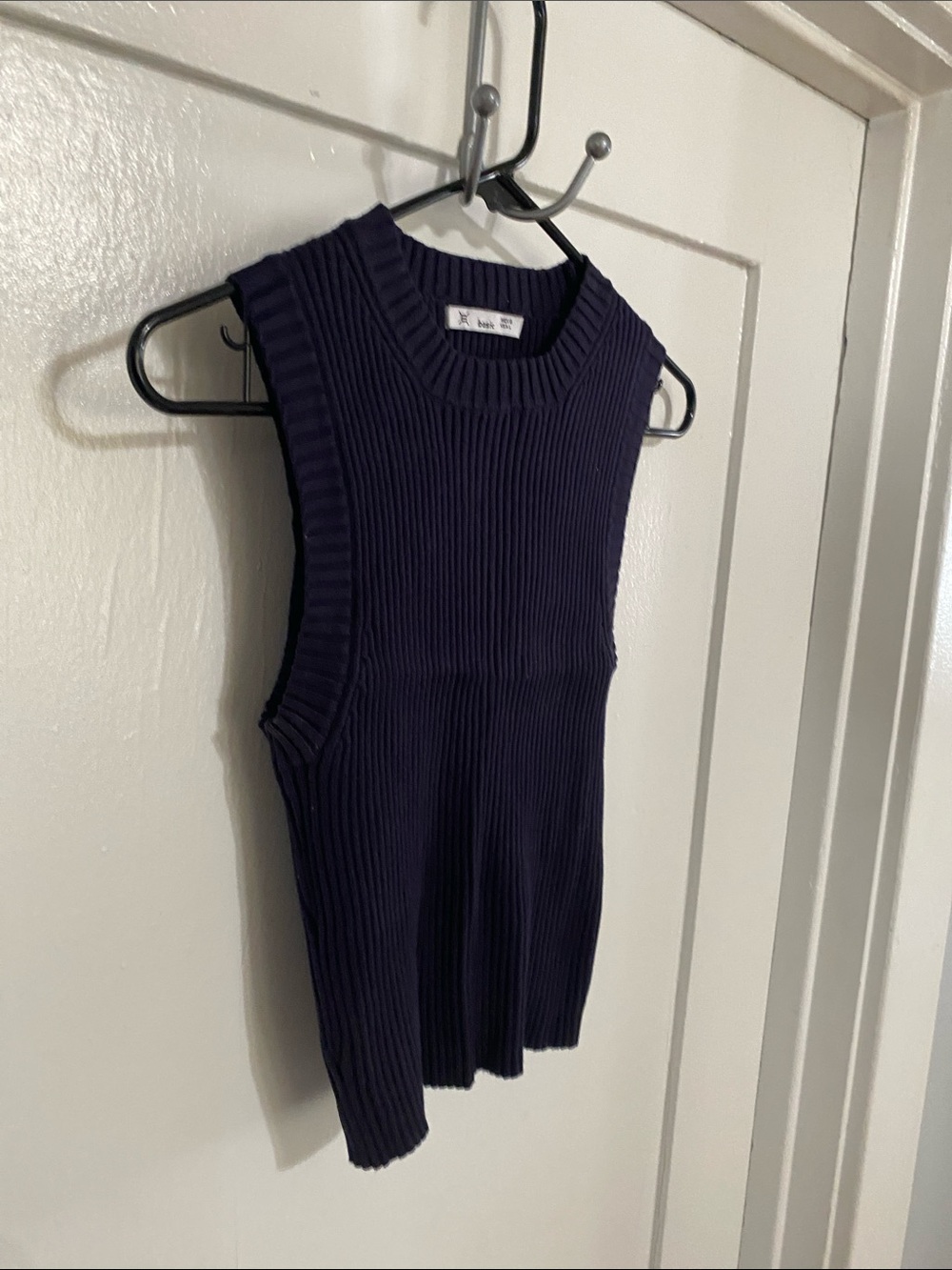 Basic Editions Navy Ribbed Sleeveless Top - Picture 4 of 5
